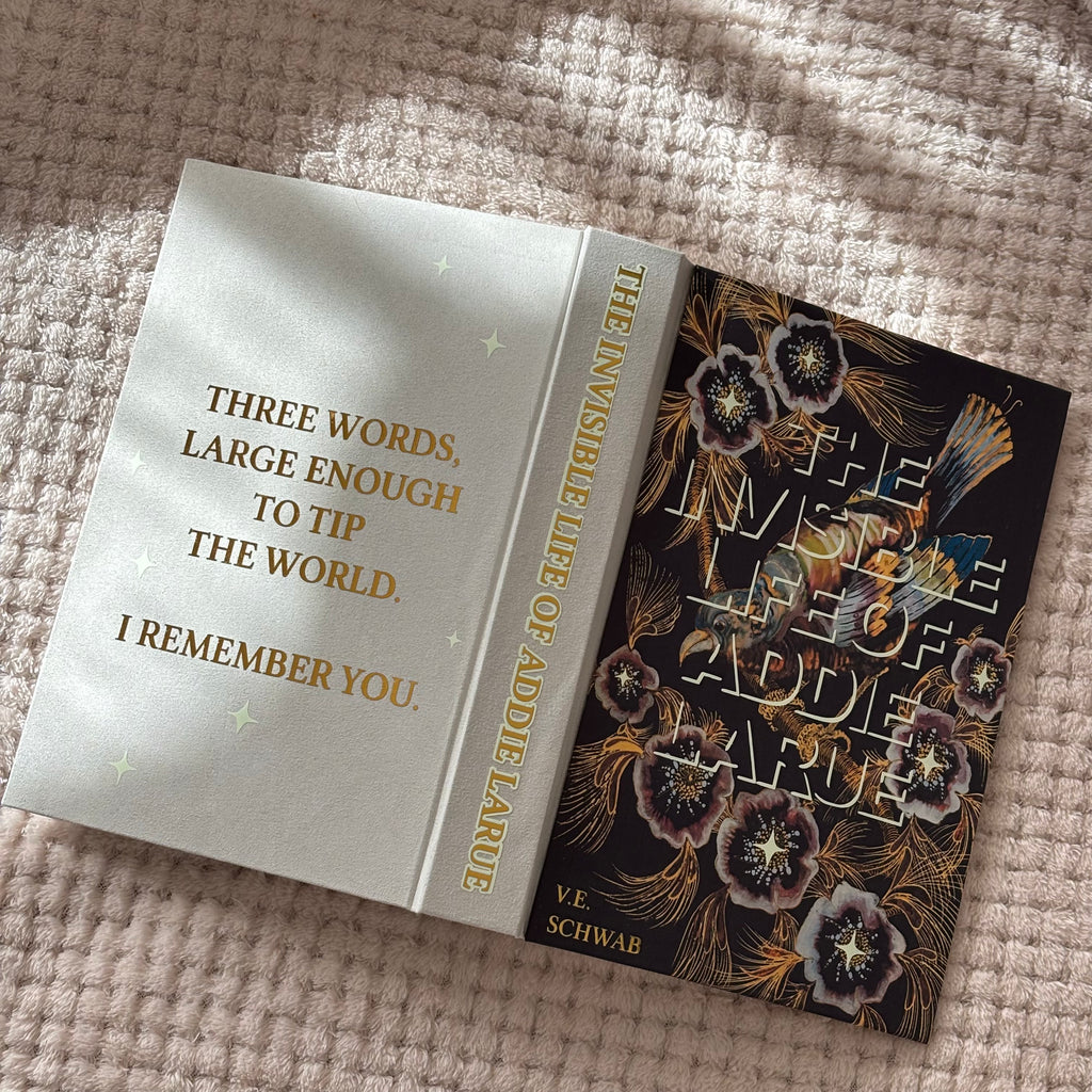 The Invisible Life of Addie LaRue V.E. Schwab Rebind glow in the dark